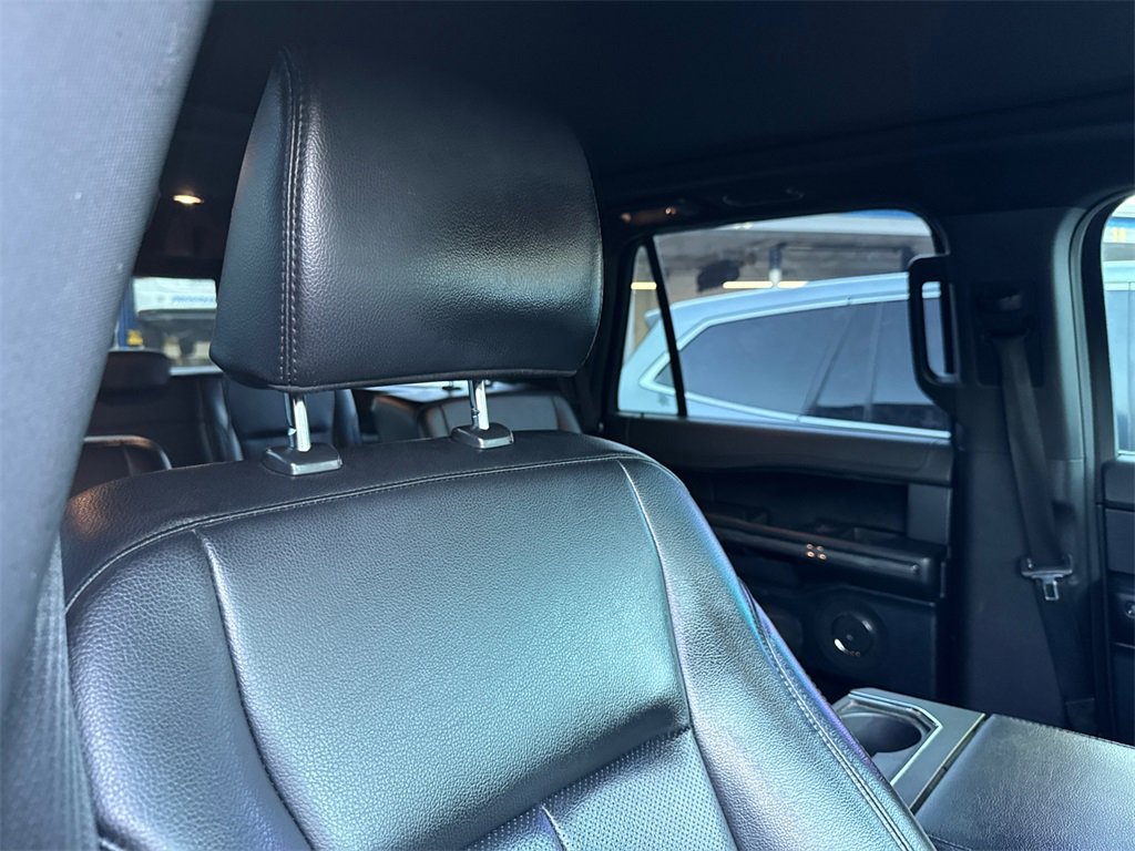 2021 Ford Expedition XLT photo 2