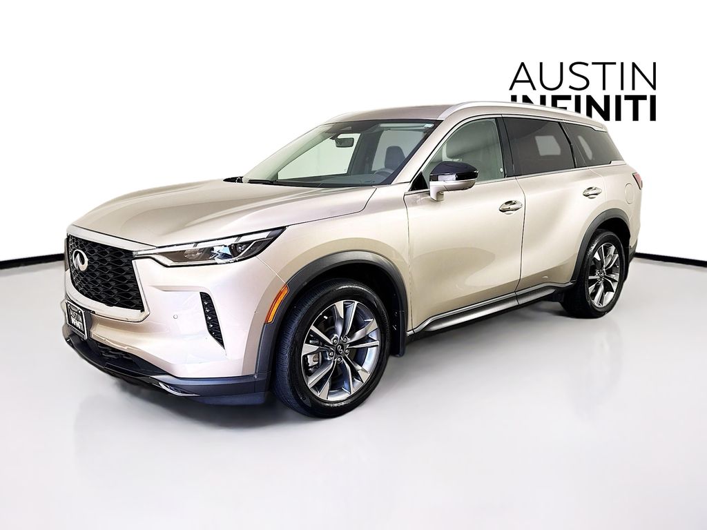2023 Infiniti QX60 Luxe photo 3