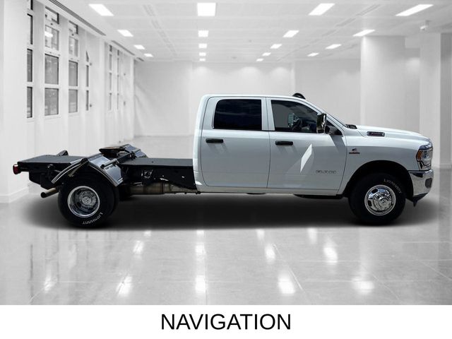 2022 Ram 3500 Tradesman photo 2