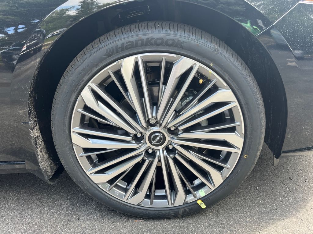 2025 Nissan Altima 2.5 SL photo 11