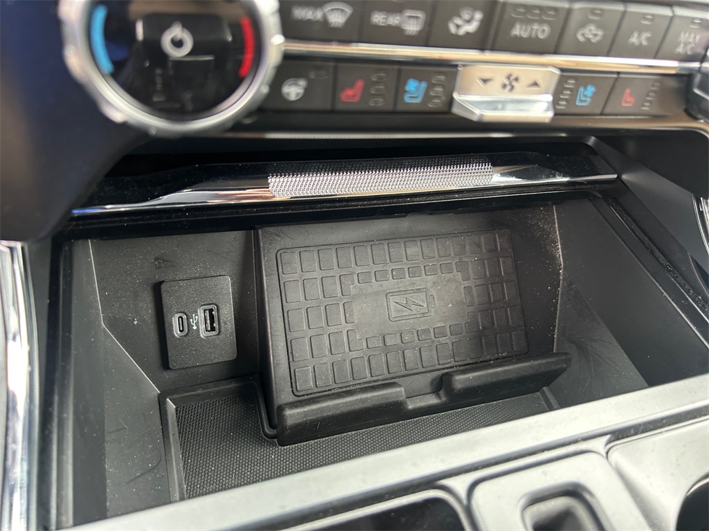 2022 Ford F-150 Lariat photo 18