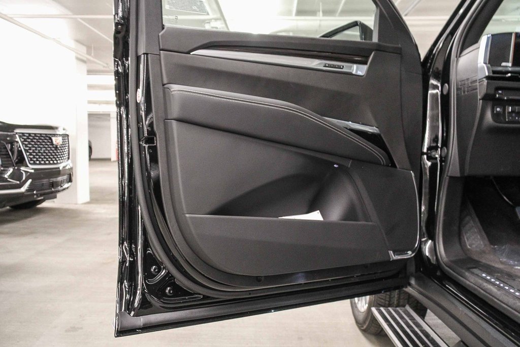2026 Cadillac Escalade Luxury photo 21