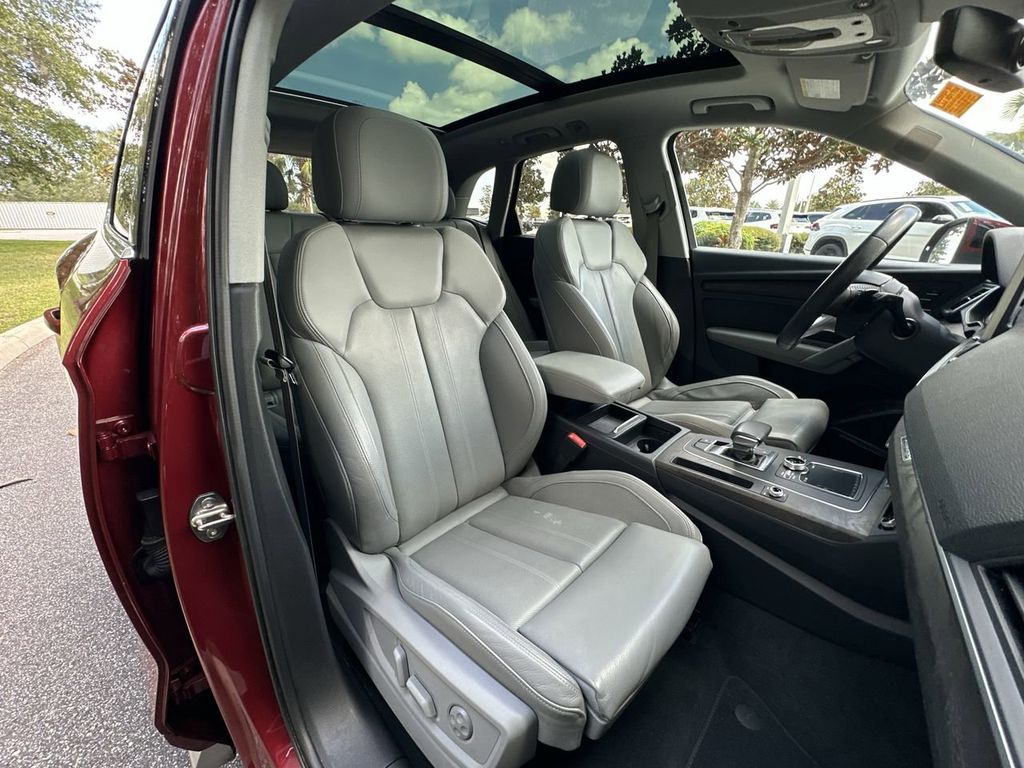 2018 Audi Q5 2.0T Premium Plus photo 25