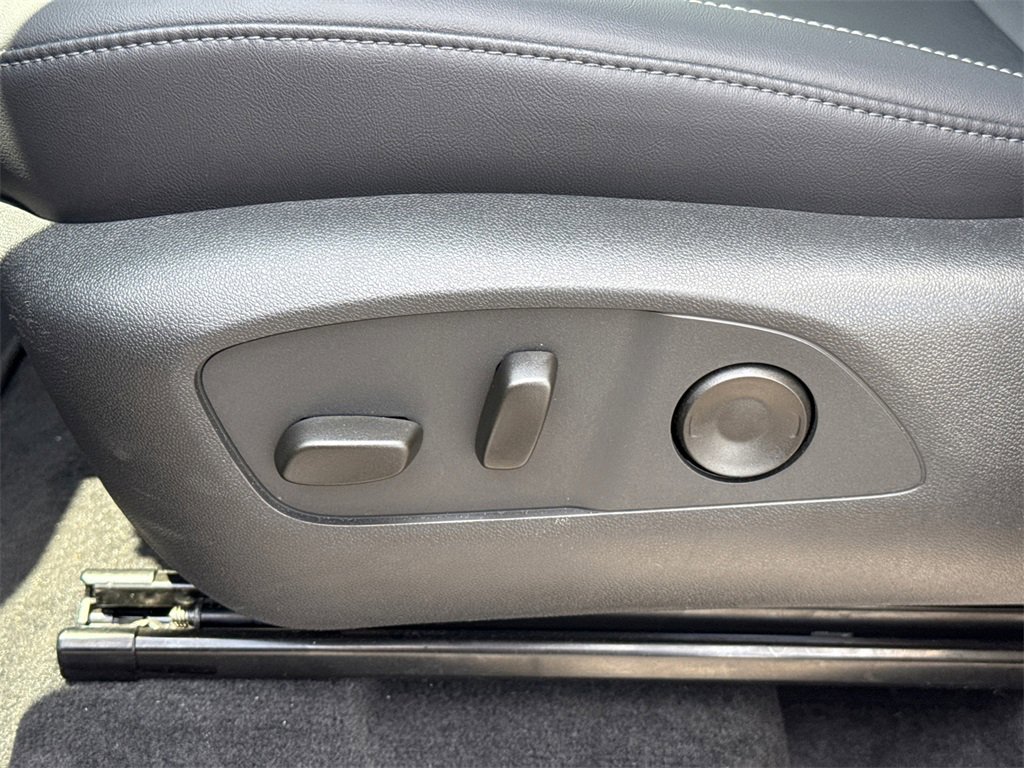 2025 Gmc Acadia Elevation Black Edition photo 17