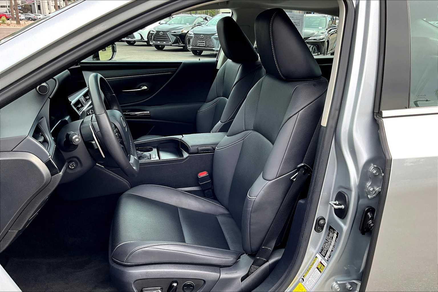 2023 Lexus ES 350 photo 7