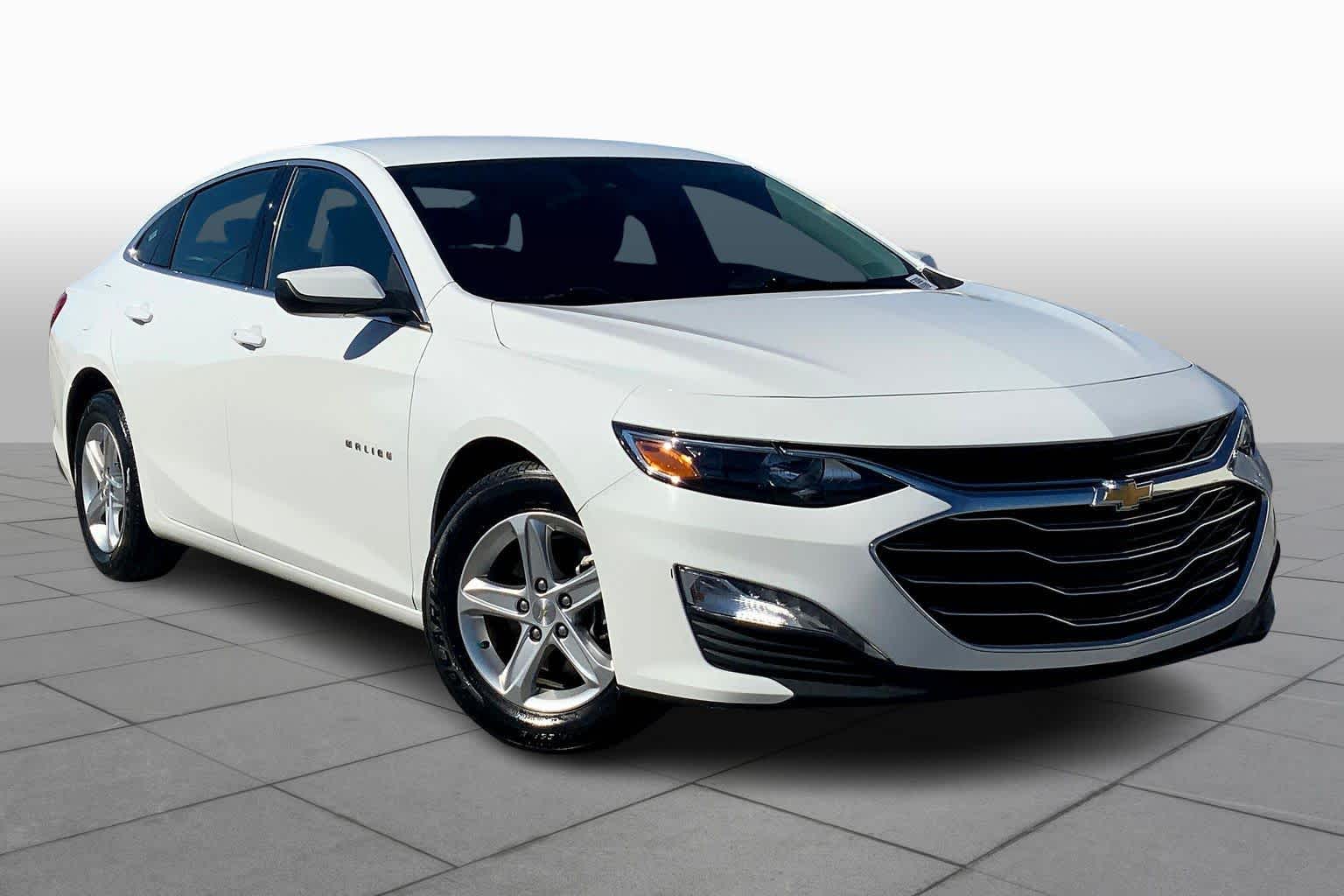 2023 Chevrolet Malibu 1LT photo 2