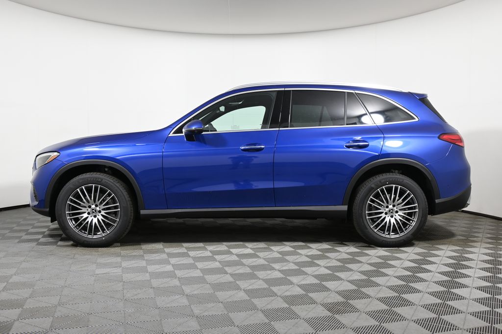 2025 Mercedes Benz GLC 300 4MATIC photo 2