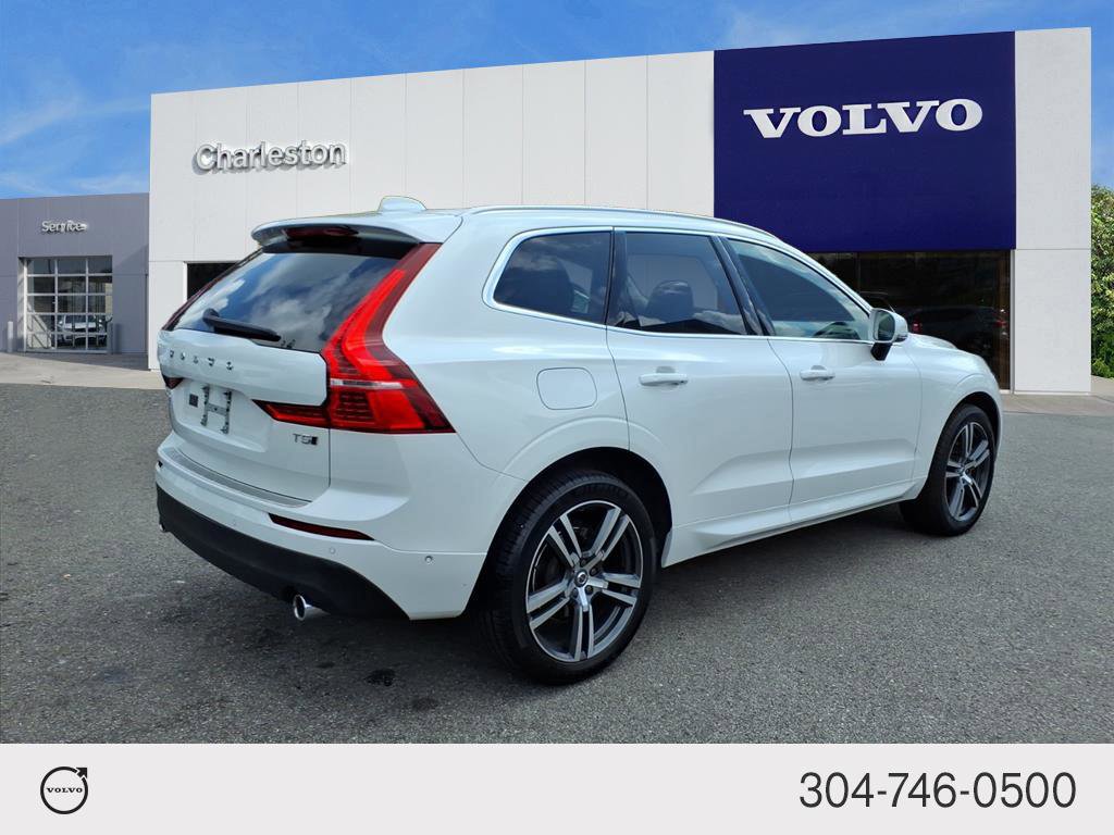2019 Volvo XC60 Momentum photo 3