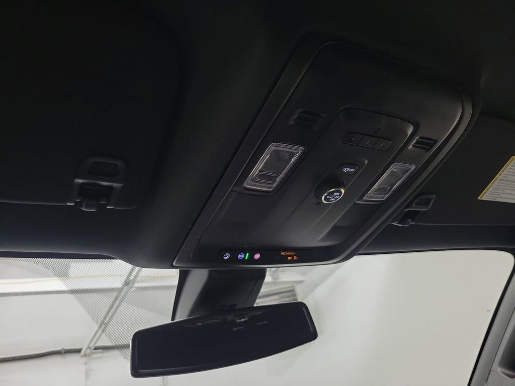 2021 Chevrolet Suburban 1500 Z71 photo 14