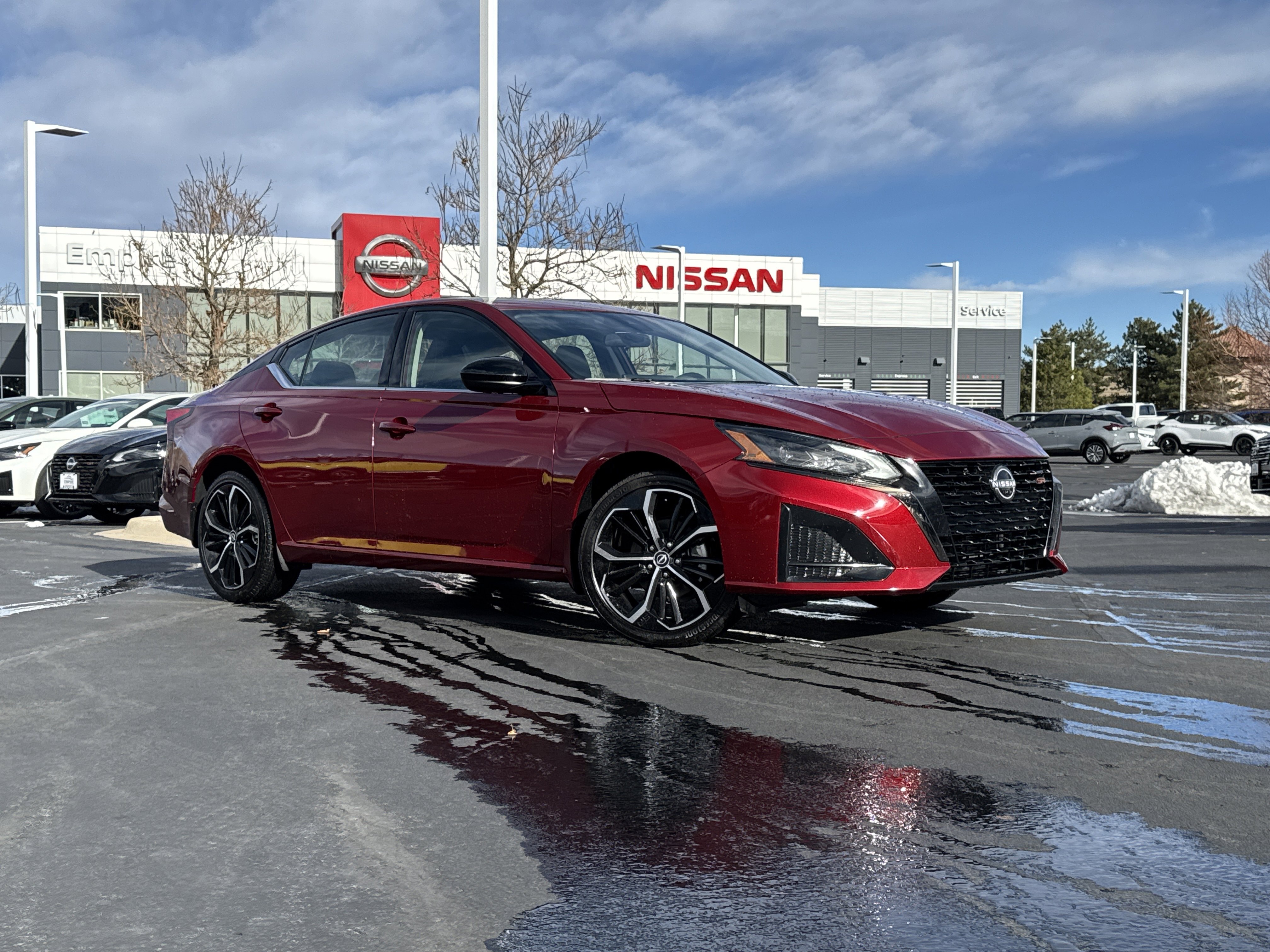 2024 Nissan Altima SR's photo