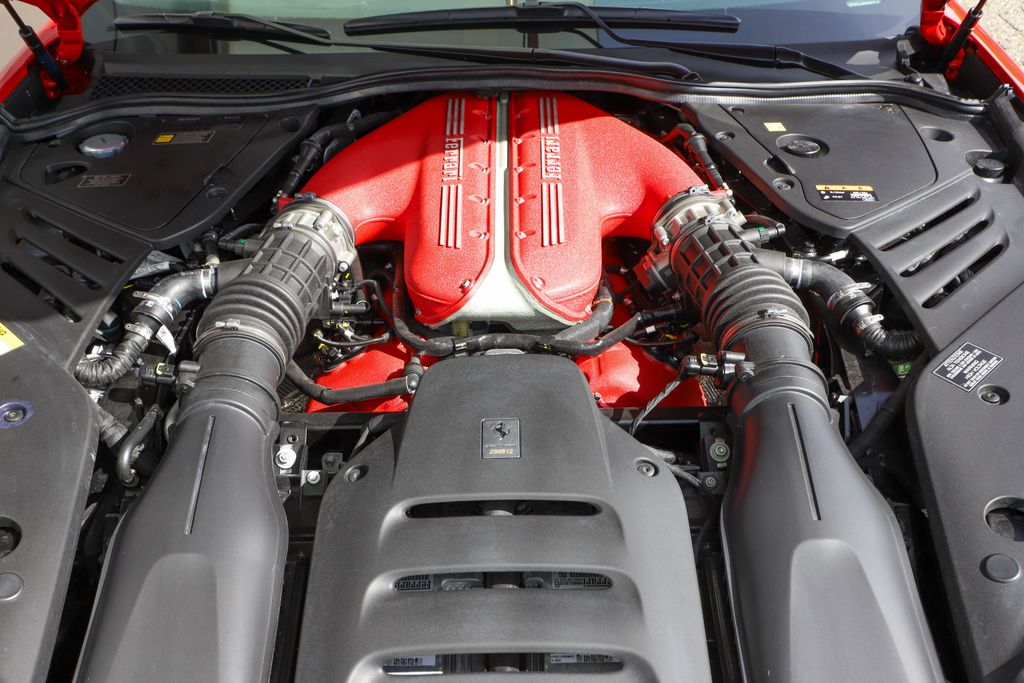 2023 Ferrari 812 Competizione photo 37