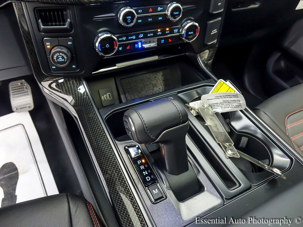 2025 Ford F-150 Lariat photo 16