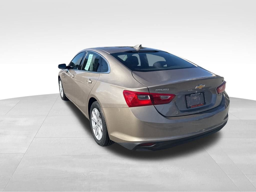 2023 Chevrolet Malibu 1LT photo 2