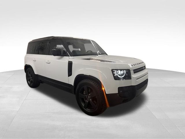 2022 Land Rover Defender 110 X-Dynamic HSE photo 3