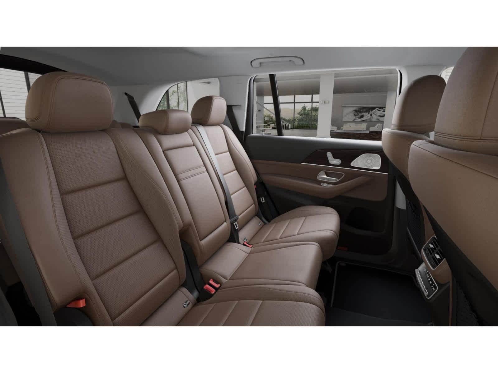 2026 Mercedes Benz GLS 450 4MATIC photo 4