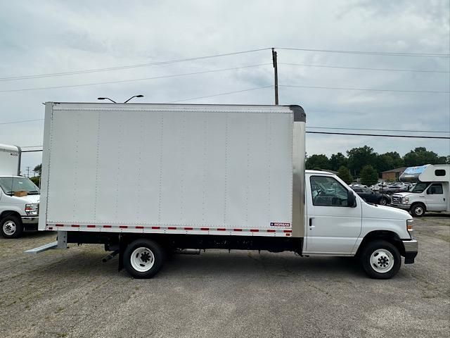2024 Ford E-450 Cutaway photo 14