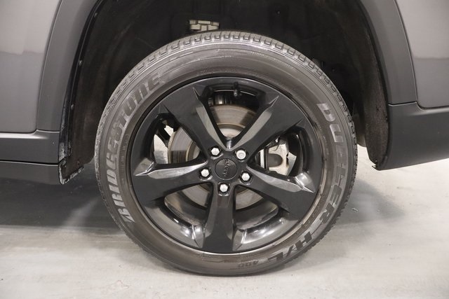 2022 Jeep Grand Cherokee Altitude photo 25