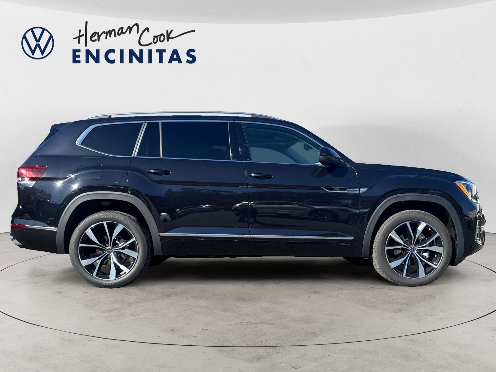 2025 Volkswagen Atlas SEL Premium R-Line photo 6