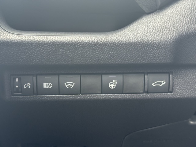 2025 Toyota RAV4 Hybrid XLE photo 15