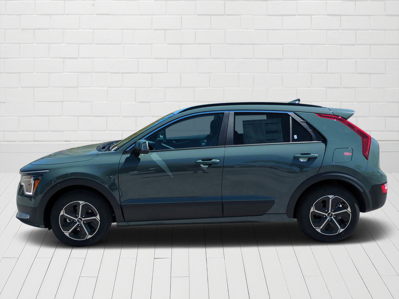 2025 Kia Niro EX photo 2