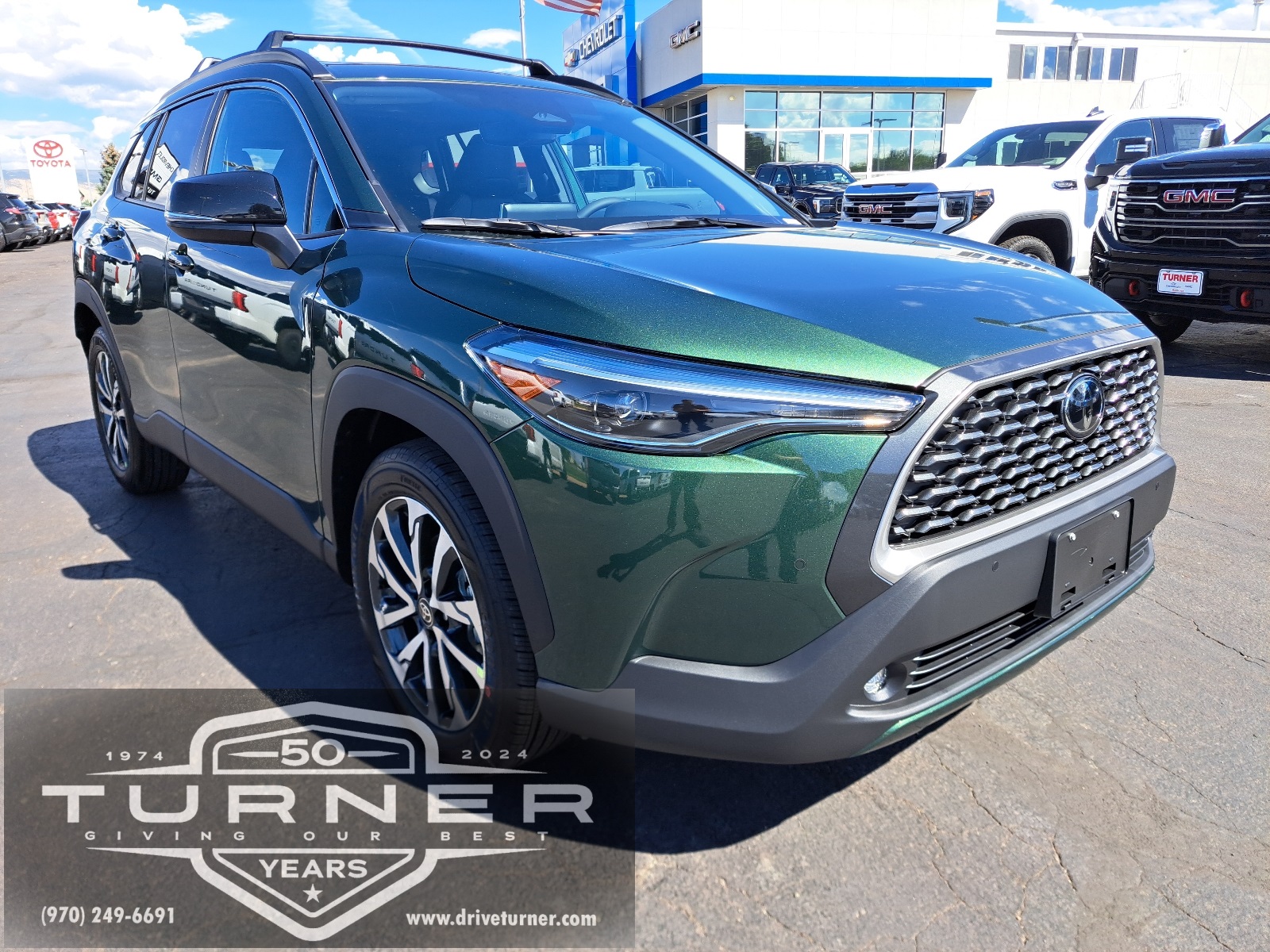 2025 Toyota Corolla Cross XLE's photo