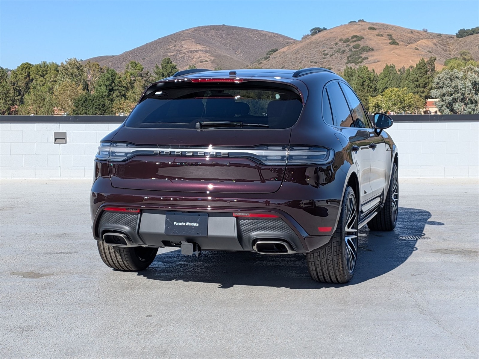 2026 Porsche Macan T photo 9
