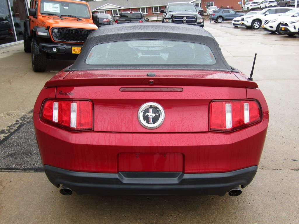 2011 Ford Mustang V6 Premium photo 4