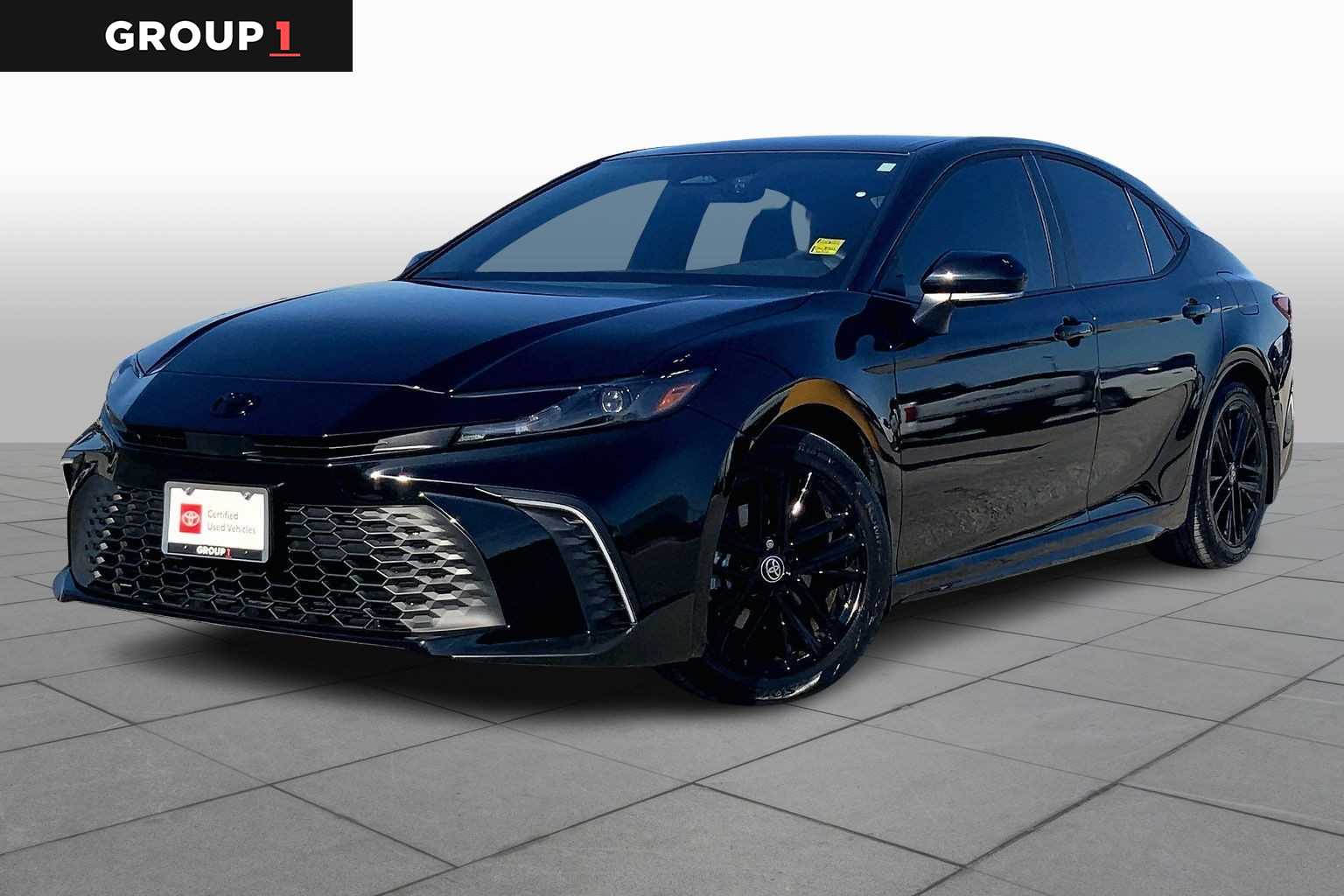 2026 Toyota Camry SE's photo