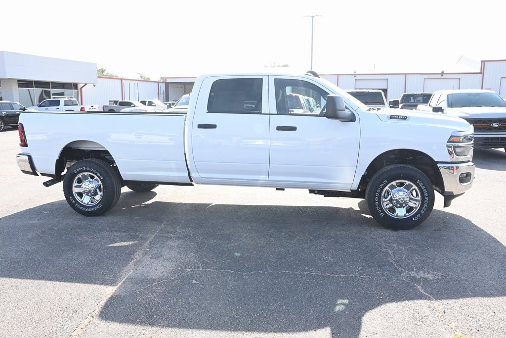 2025 Ram 2500 Tradesman photo 2