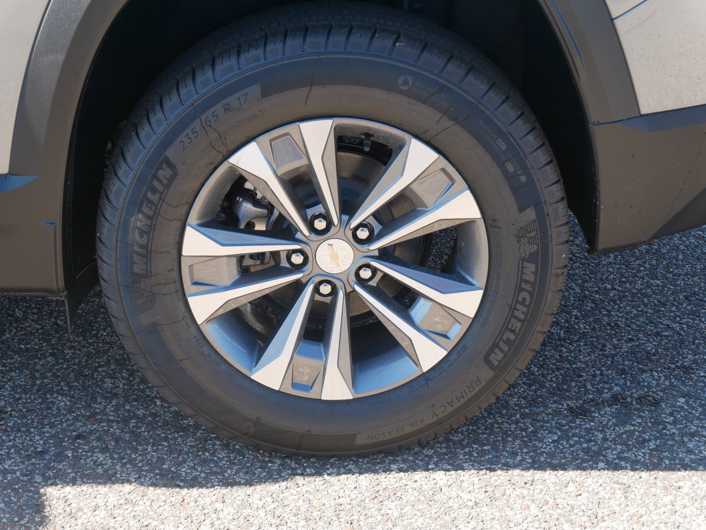 2026 Chevrolet Equinox LT photo 3