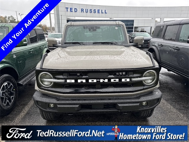 2025 Ford Bronco Outer Banks photo 2