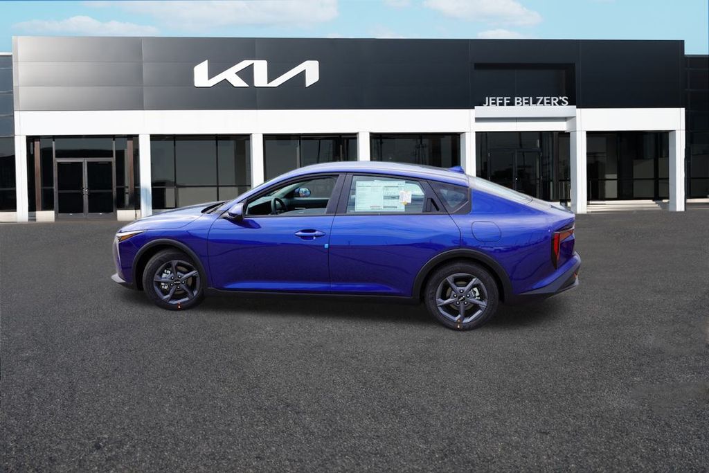 2025 Kia K4 LXS photo 6