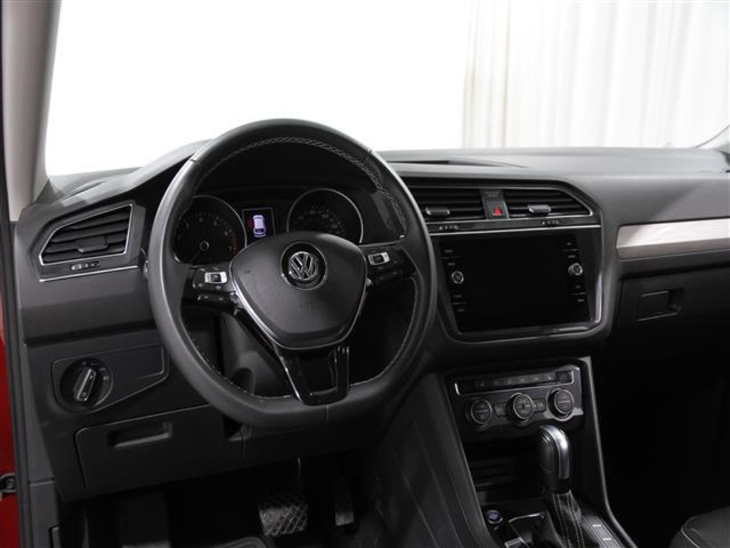 2021 Volkswagen Tiguan SE photo 6