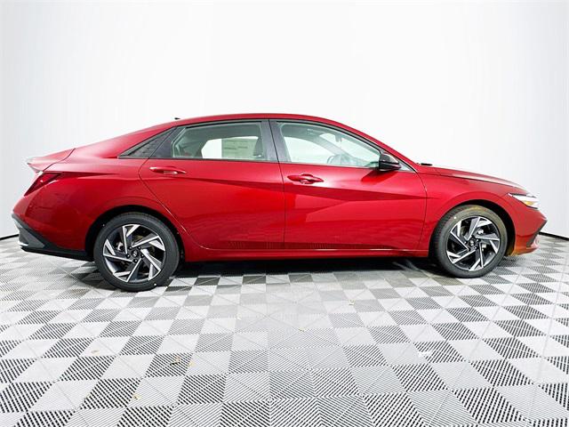 2025 Hyundai Elantra SEL Sport photo 5