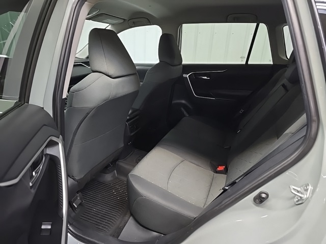 2021 Toyota RAV4 XLE photo 35