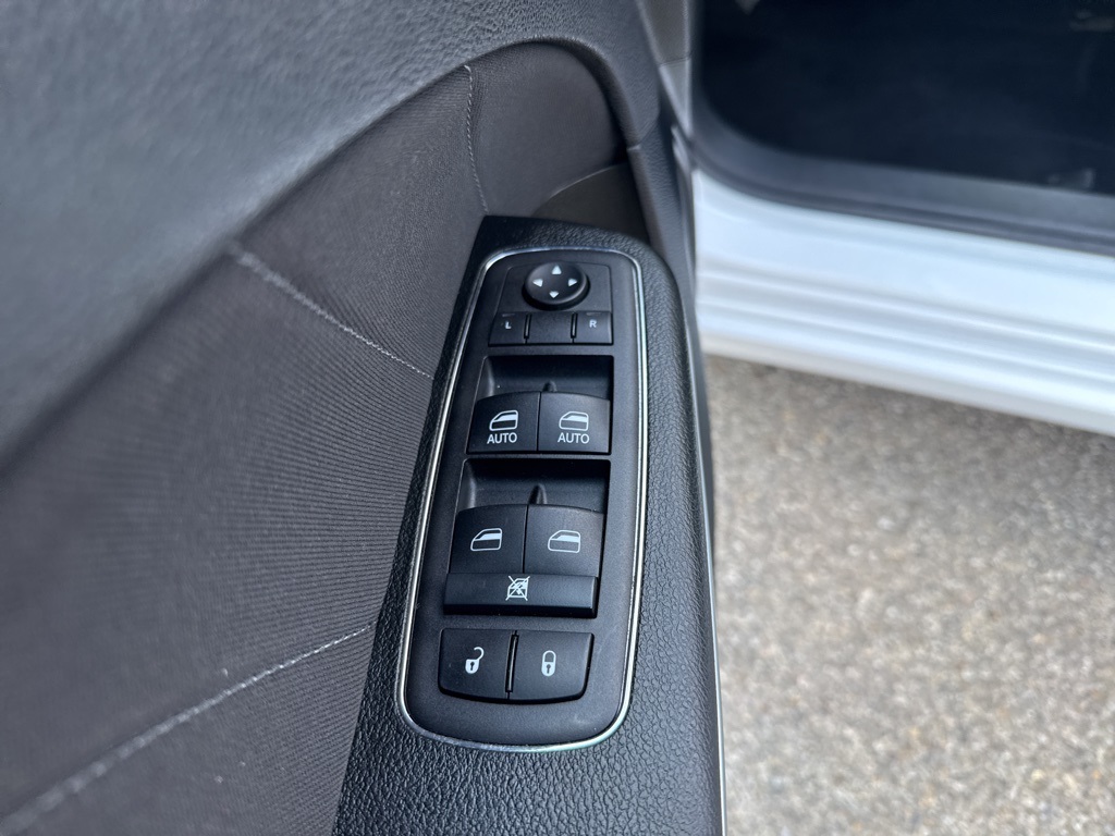 2023 Dodge Charger SXT photo 12