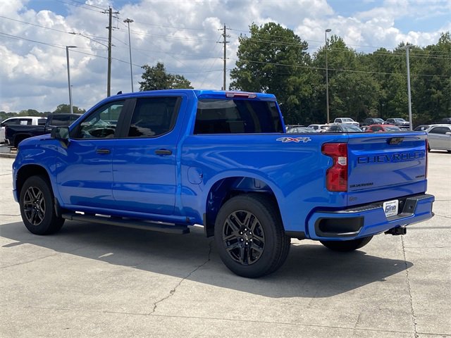 2026 Chevrolet Silverado 1500 Custom photo 3