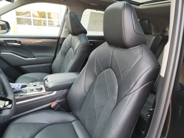 2025 Toyota Highlander XLE XSE Platinum Limited photo 13