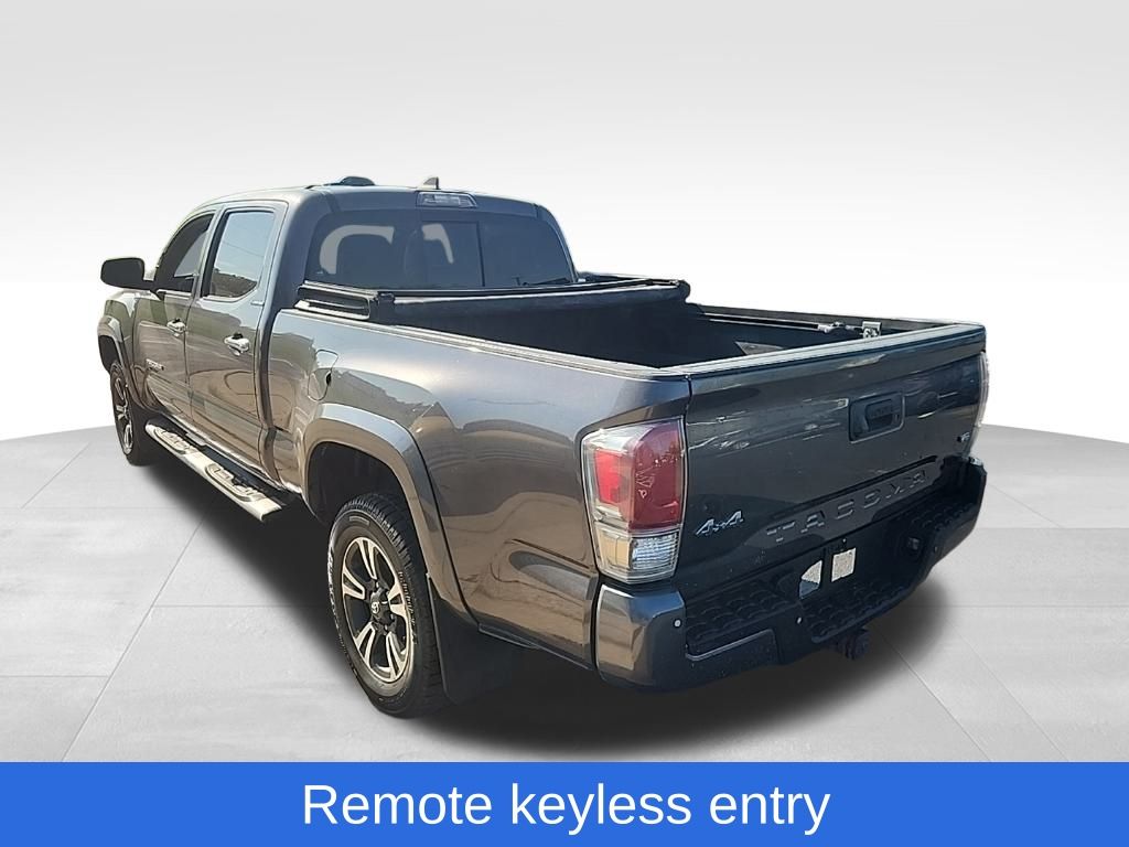 2017 Toyota Tacoma Limited photo 3