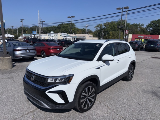 2022 Volkswagen Taos SE photo 4
