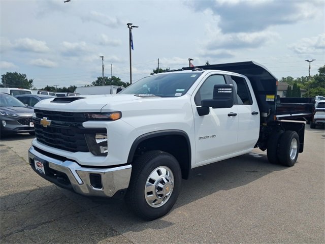 2025 Chevrolet Silverado 3500HD Work Truck's photo