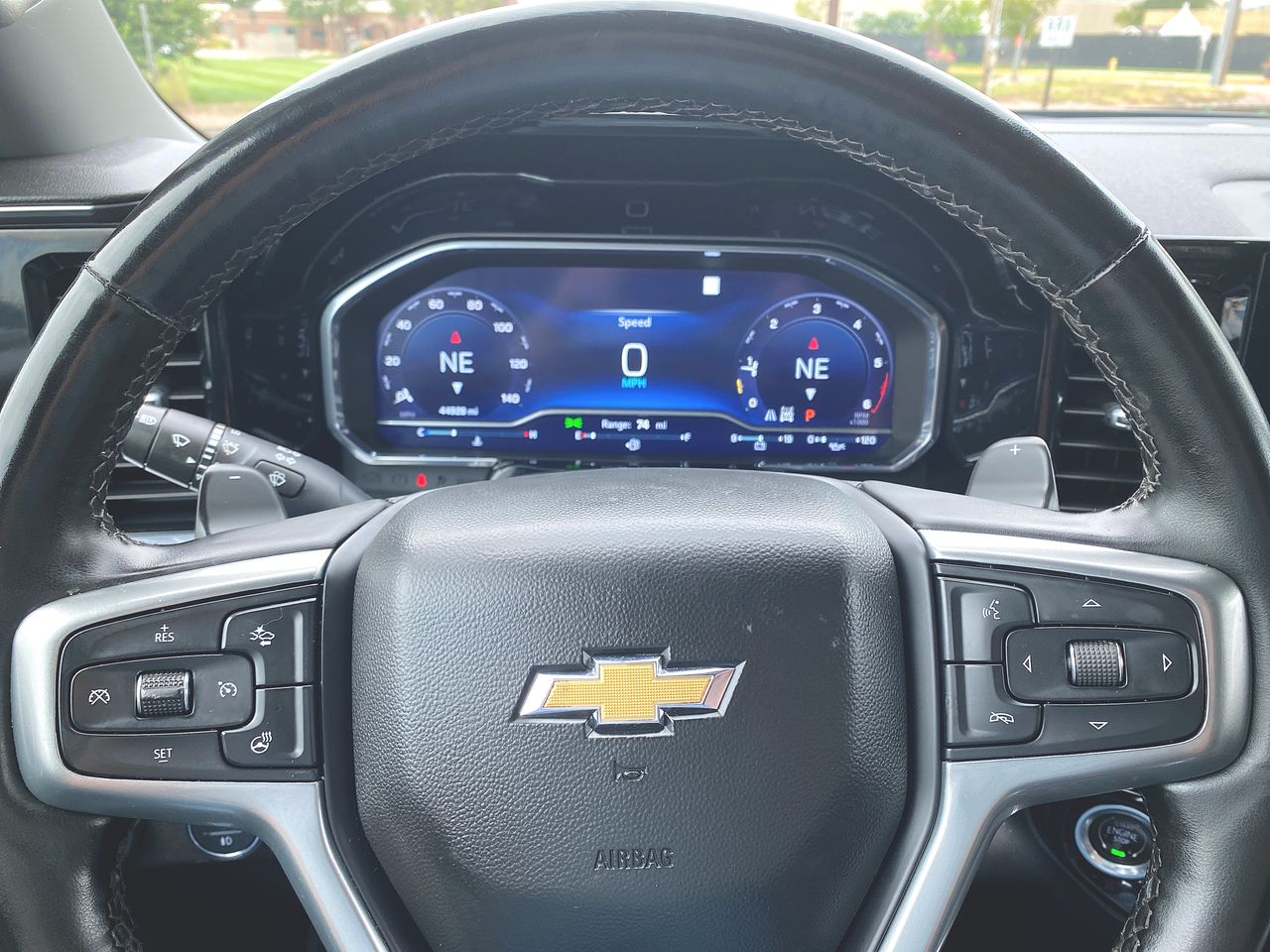 2023 Chevrolet Silverado 1500 LTZ photo 3