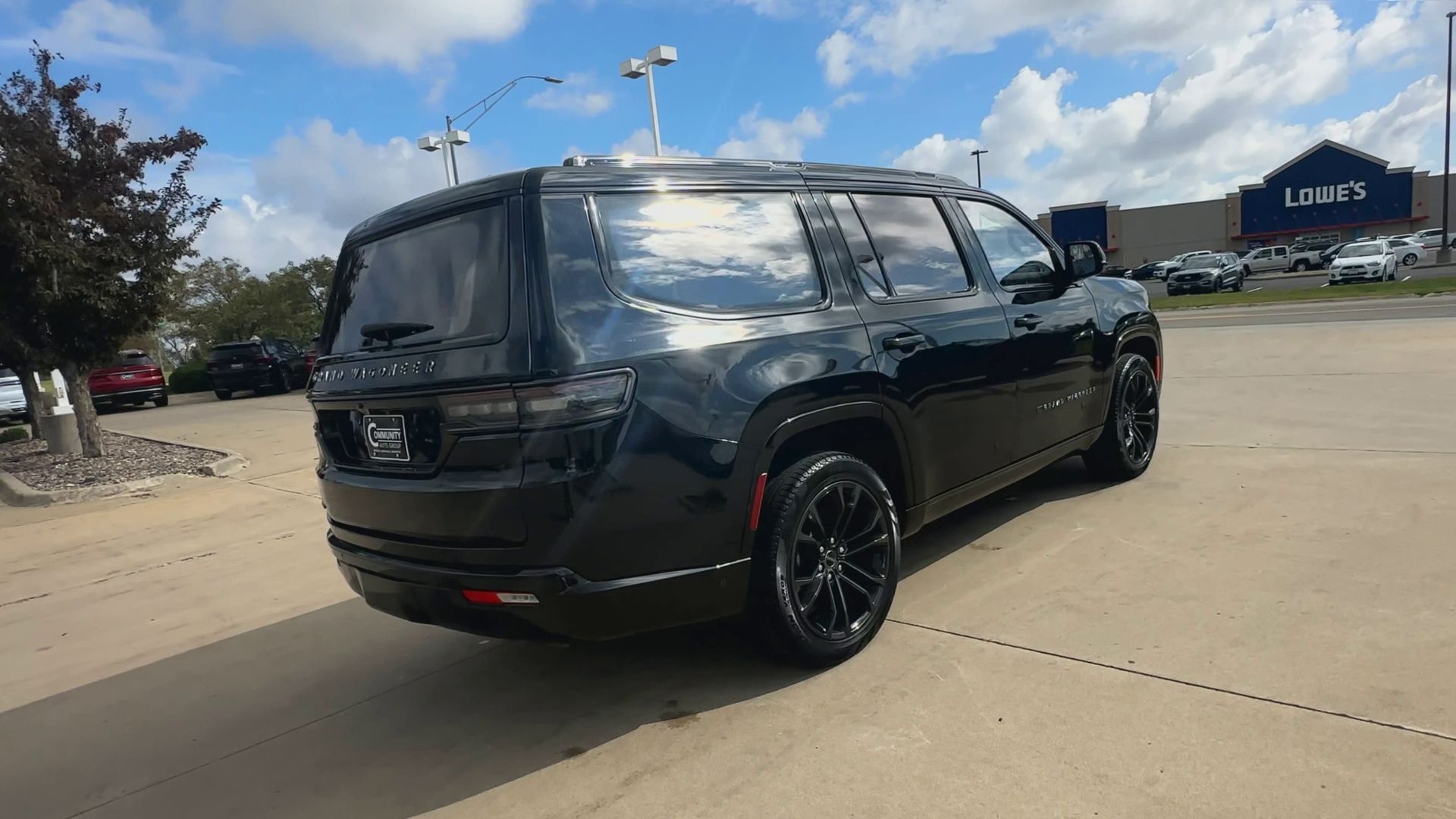 2023 Jeep Grand Wagoneer II photo 8