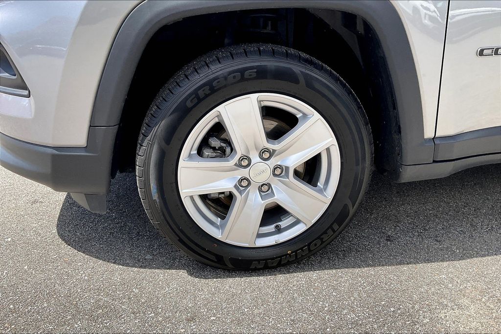 2022 Jeep Compass Latitude photo 7