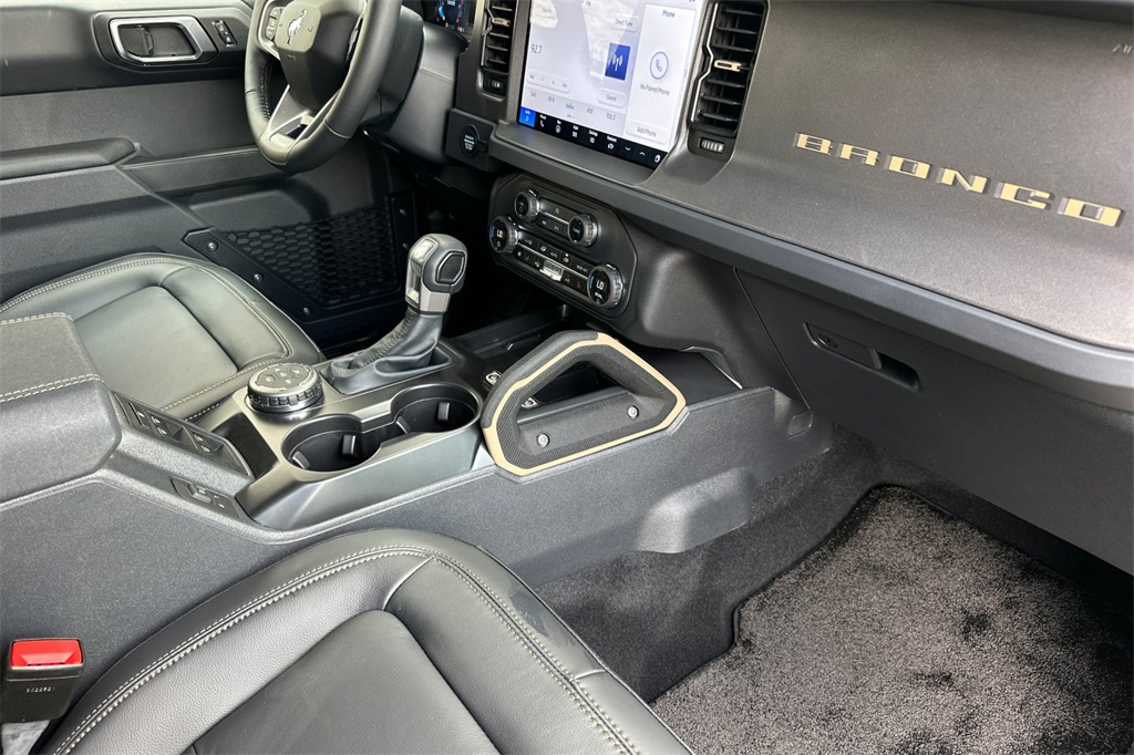 2025 Ford Bronco Badlands photo 16