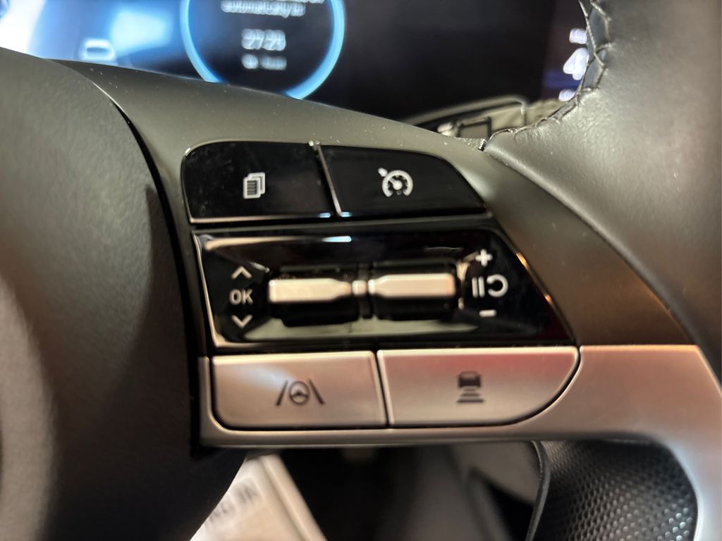 2023 Hyundai Elantra Hybrid Limited photo 25