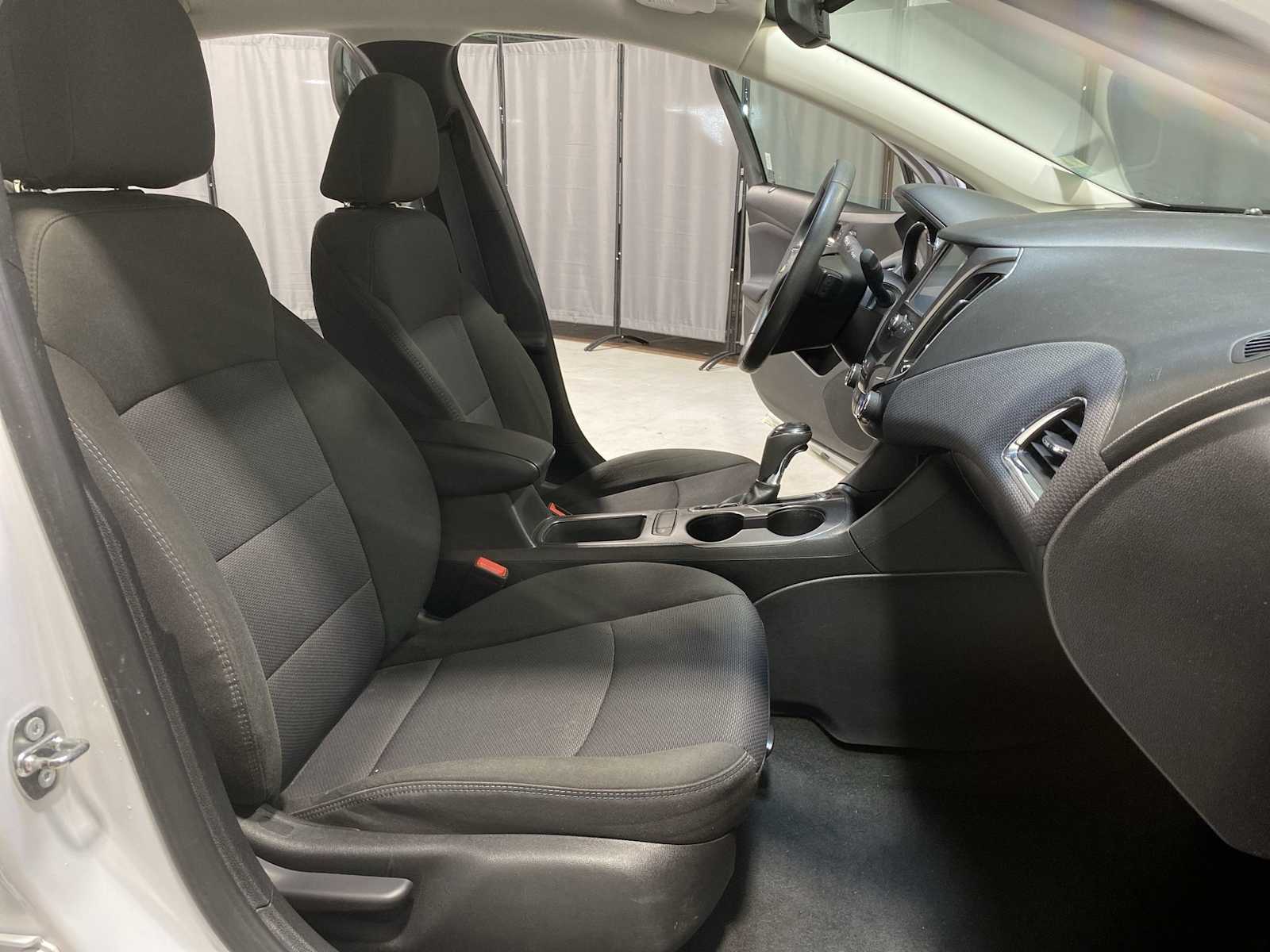 2017 Chevrolet Cruze LT photo 14