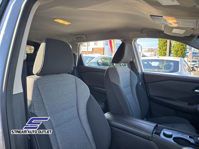 2021 Nissan Rogue SV photo 30