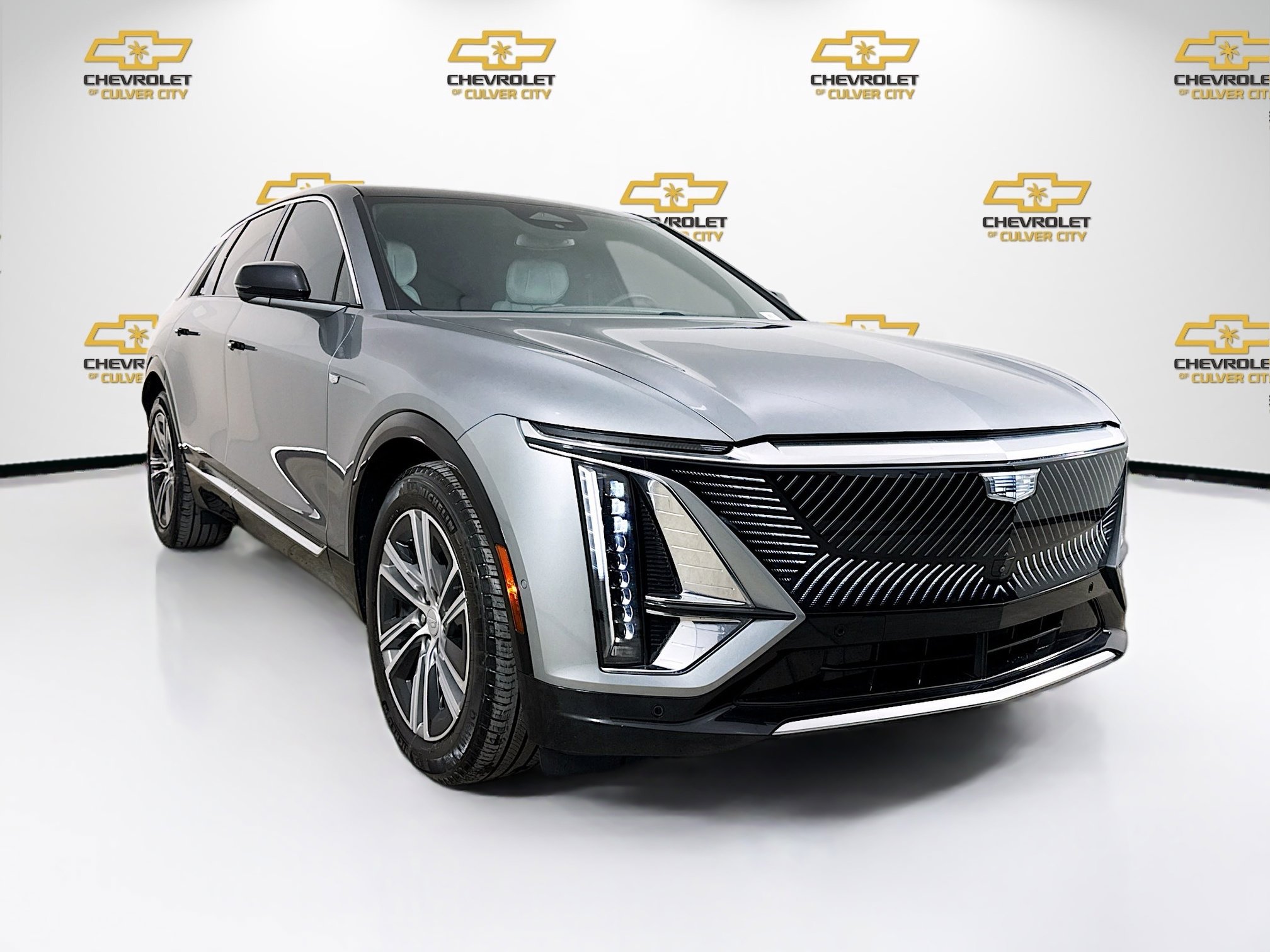 2024 Cadillac LYRIQ Luxury 1