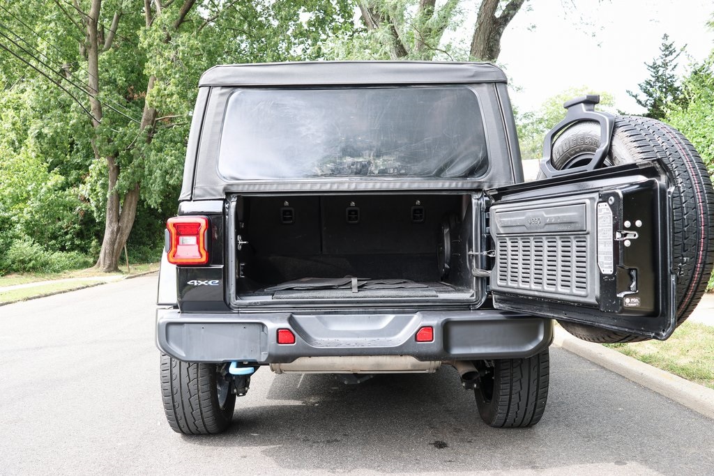 2023 Jeep Wrangler Sahara 4xe photo 7